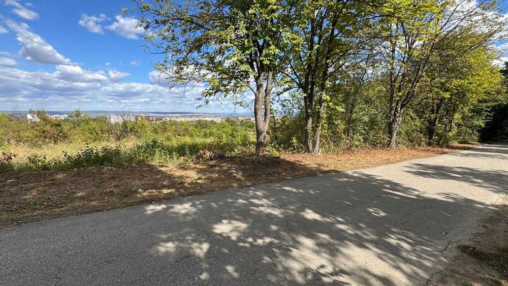 Парцел в местността Бабенец,гр.Горна Оряховица