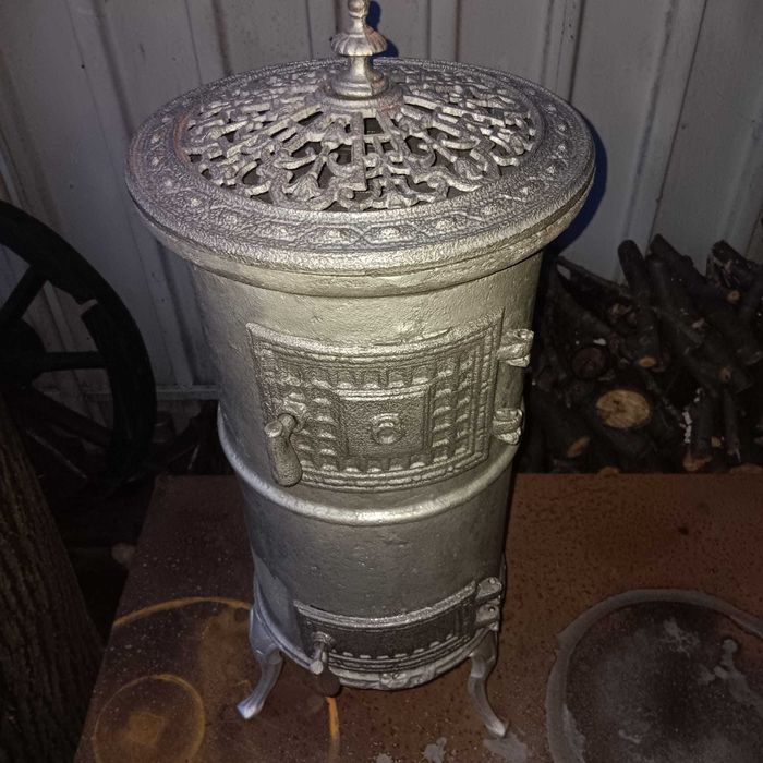 Godin"sobă" din fontă