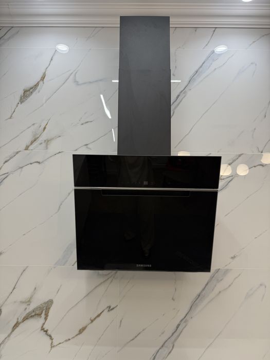 Вытяжка Samsung почти новая!