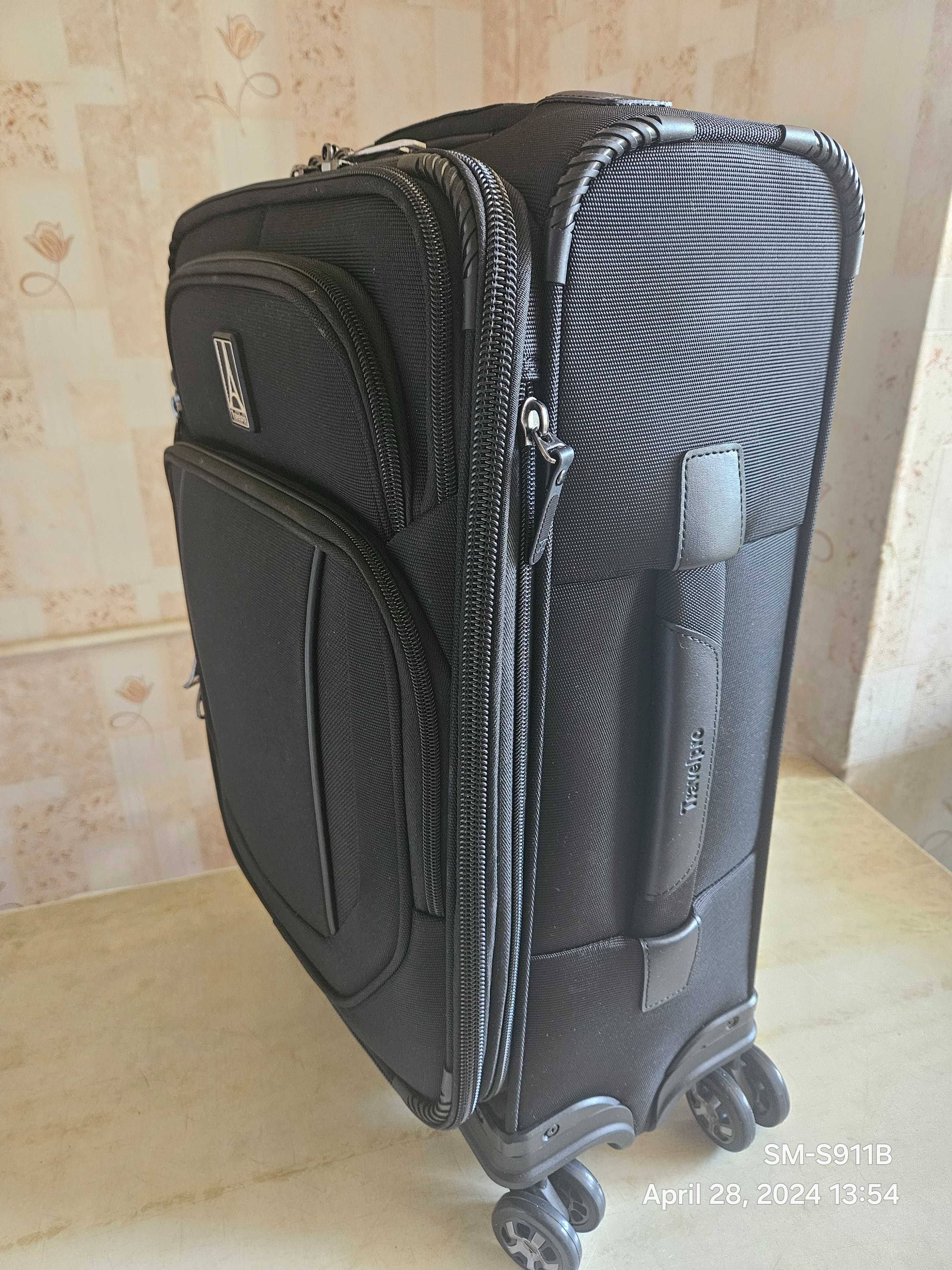 Чемодан Travelpro Crew Versapack Global Carry On Expandable Spinner