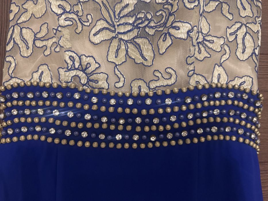 Платье размера С, пышное