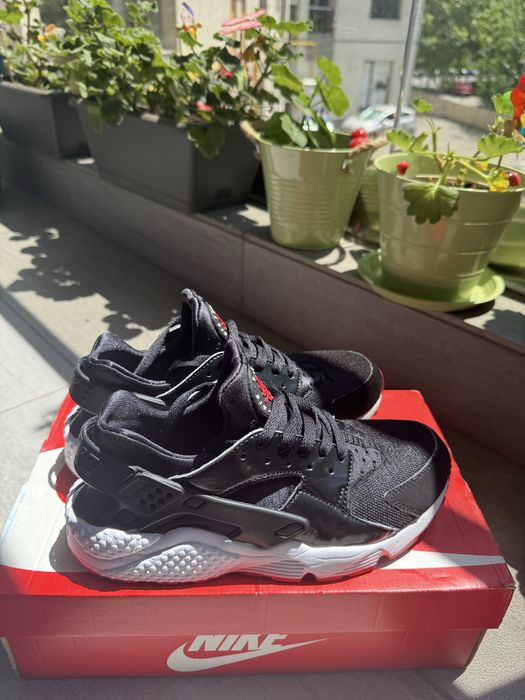 NIKE Pantofi Sport Air Huarache marime 40 unisex
