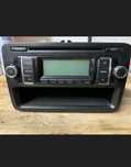 Vând radio CD MP3 original Wv Polo 6R