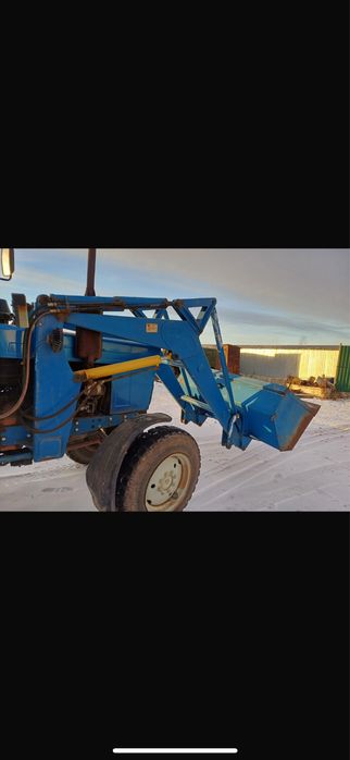 Продам ковш на трактор. Состояние отличное, всё работает.