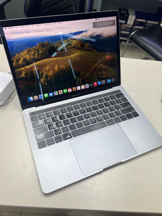 Macbook Pro 2018 8/256 GB в отл сост. !