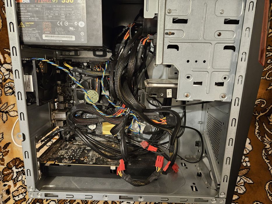 Vând Unitate Asus G11cd