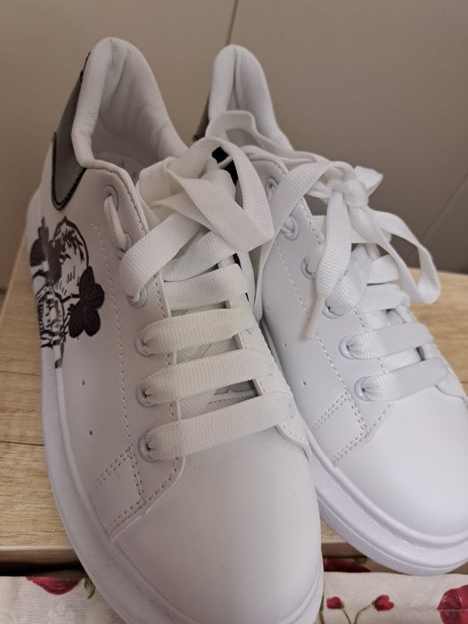 Adidași damă noi