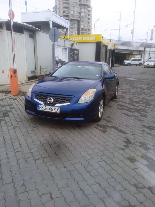 Nissan Altima - газ/ бензин