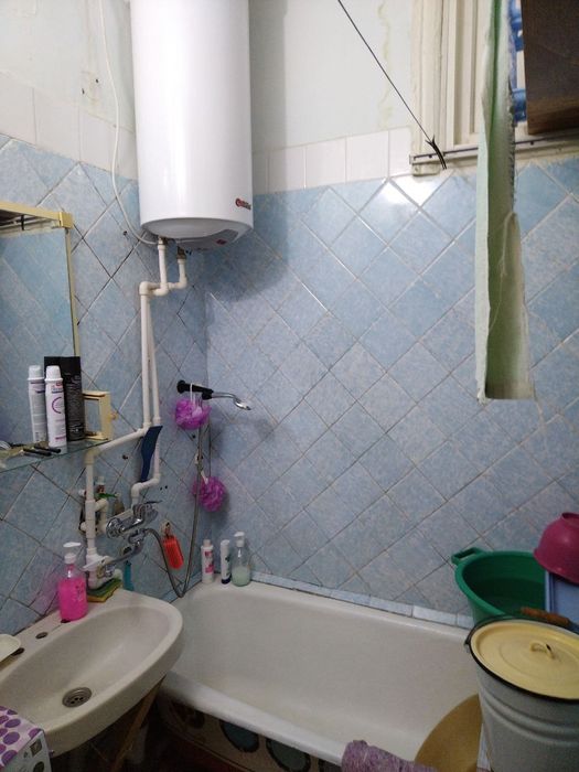 Kvartira sotiladi 2 Xona 3-qavat