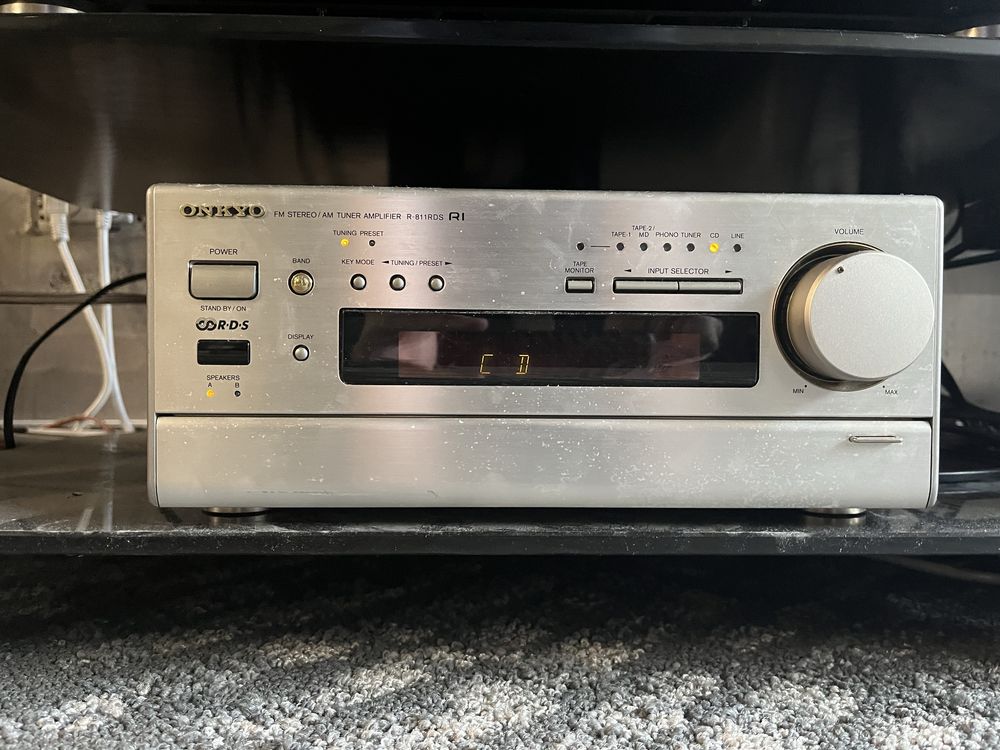 Amplificator  Onkyo R-811