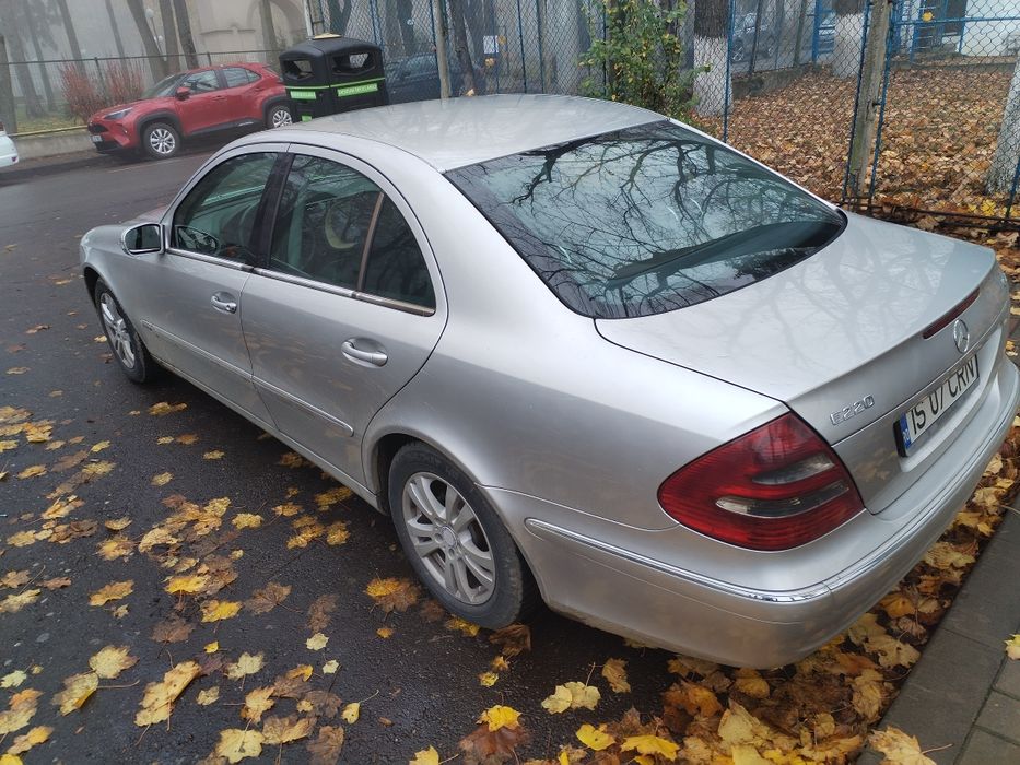 Vând Mercedes Benz E class din 2005, motor 2,2 diesel