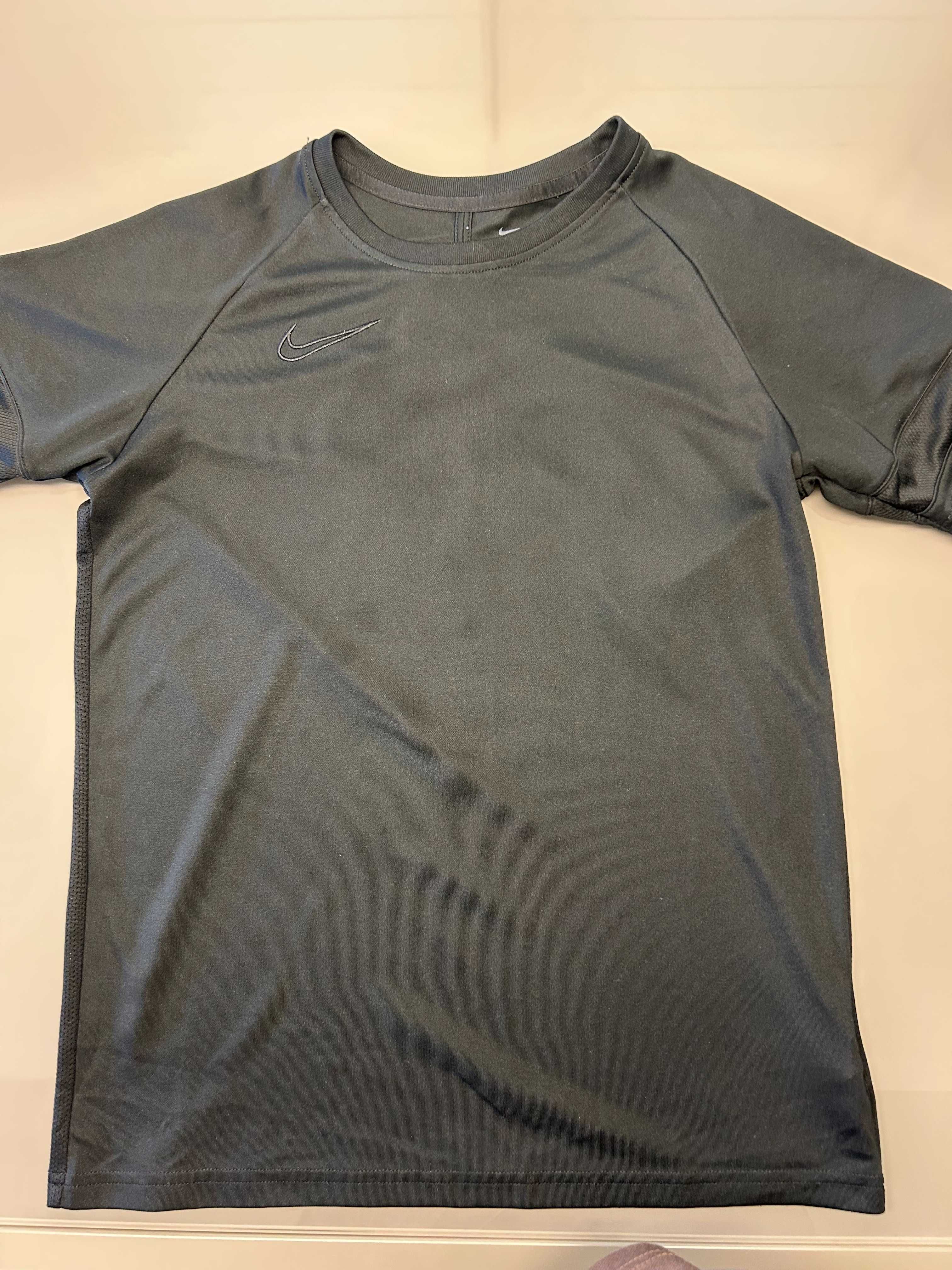 Лот от спортни облекла- Nike, Kipsta, Reserved, р. 164-170