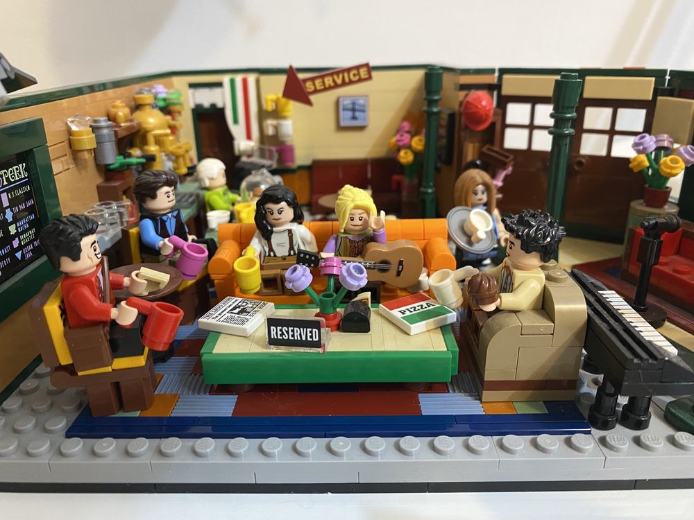 LEGO: Сериал Друзья, Центральная кофейня Ideas 21319