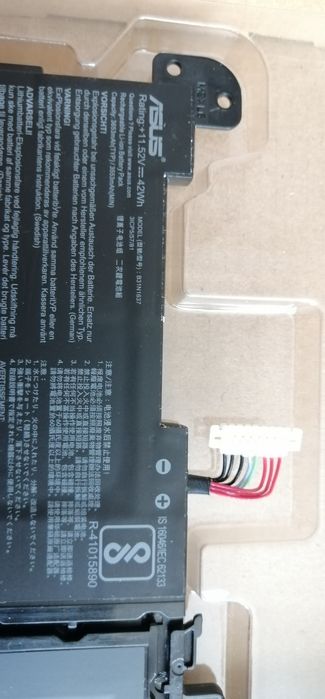 Baterie si display originale laptop Asus VivoBook X510