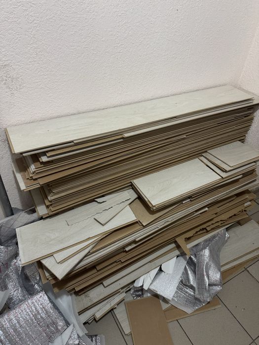 Отдам ламинат старый