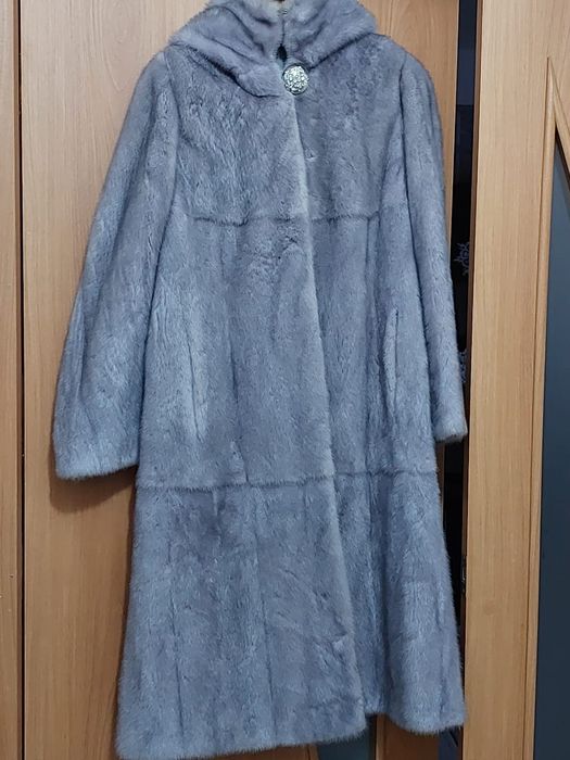 Продам куртку зимнюю, шубу и зимнее пальто