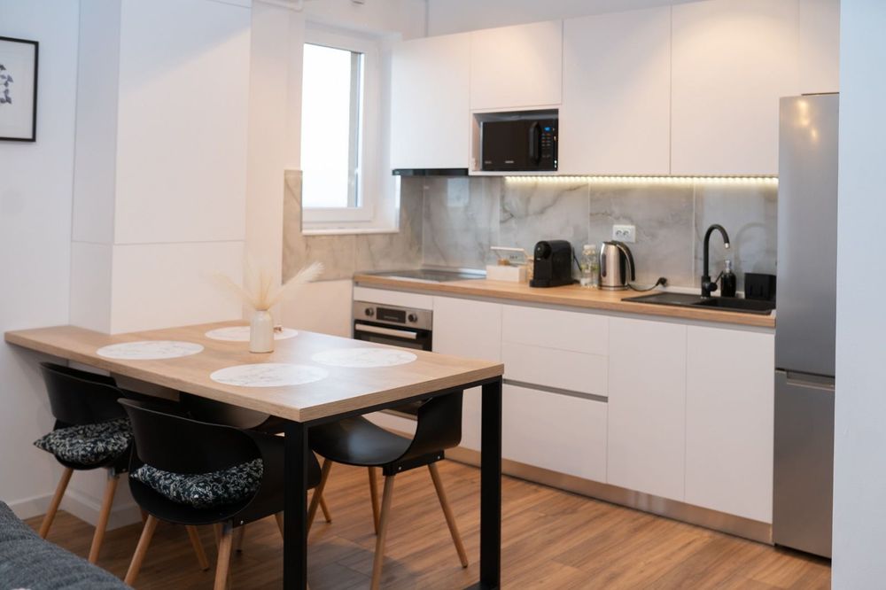 MOBILIER LA COMANDA - Calitate Premium