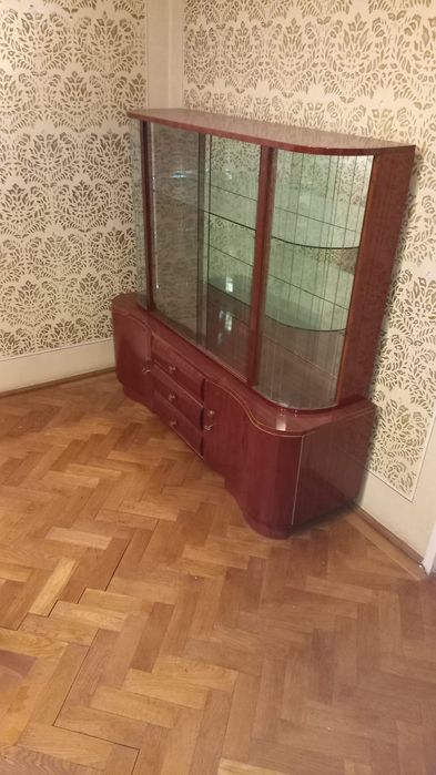 Vand vitrina superba din lemn de cires