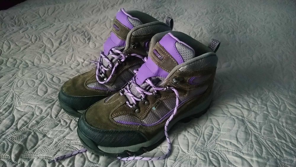 Bocanci trekking / drumetie Hi-Tec Skamania( marimea 38.5 )