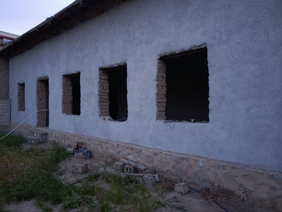 Uchastka sotiladi