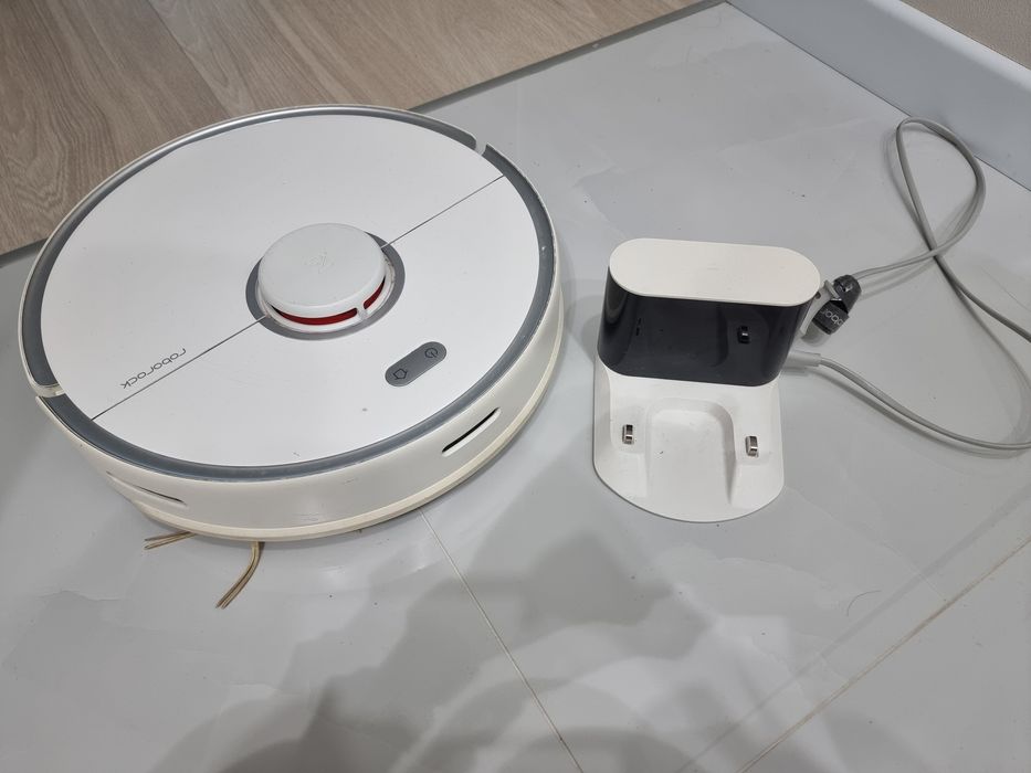 Roborock S5 Max — робот-пылесос, в отличном состоянии