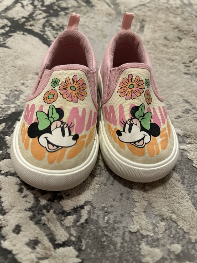 Pantofi sport H&M cu minnie nr 22