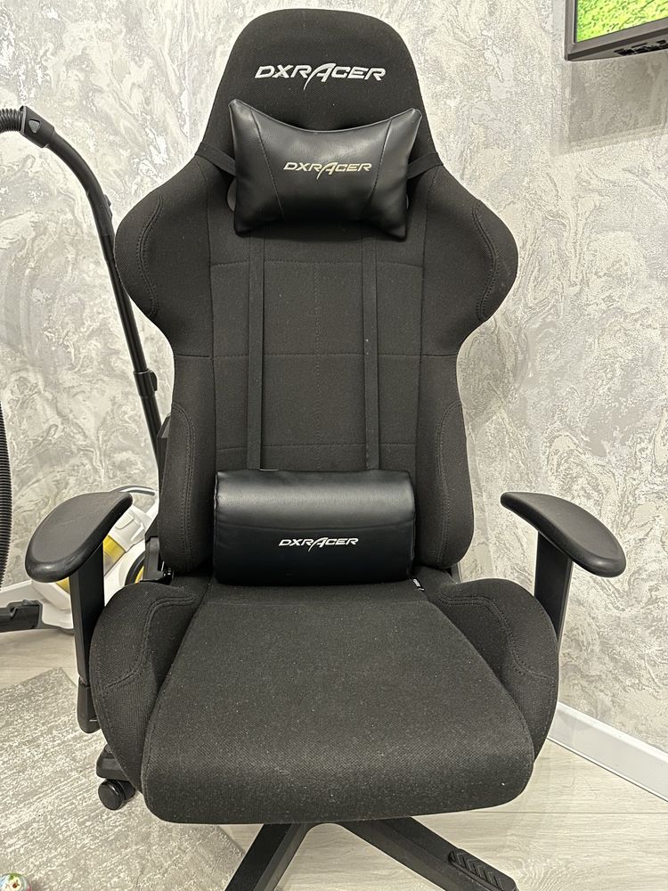 Продам компьютерное кресло DXRACER
