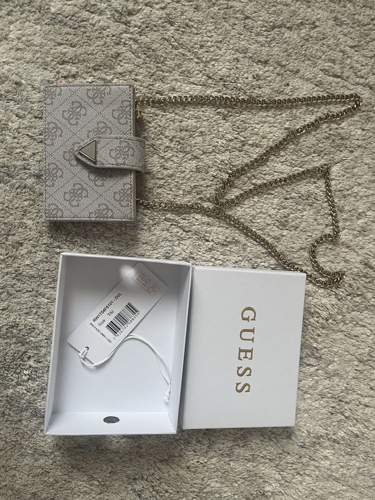 Нов Мини Чантичка/картохолдър Guess