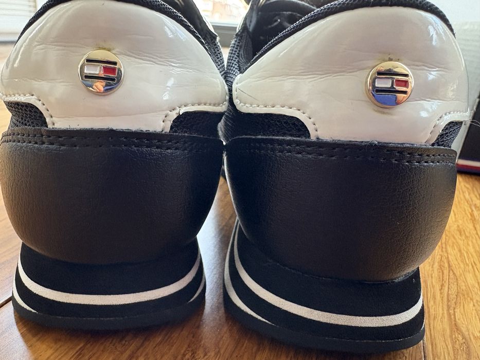 Дамски спортни обувки Tommy Hilfiger