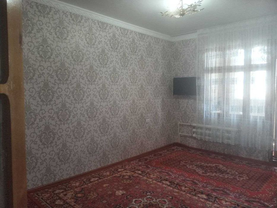 Bir xonali kvartira 2 xona qilingan, 4 etajli uyning 4- etaji