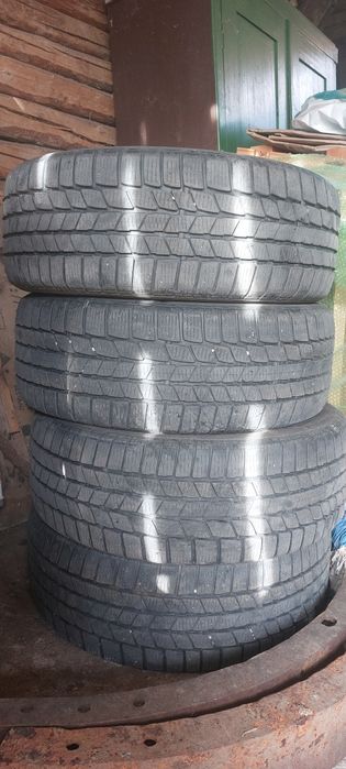 Vând anvelope Iarna Continental 235/55 R18