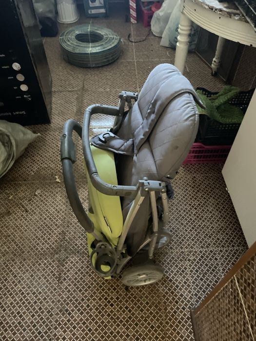 Коляска складная удобная для детей до 5 лет с подстаканником