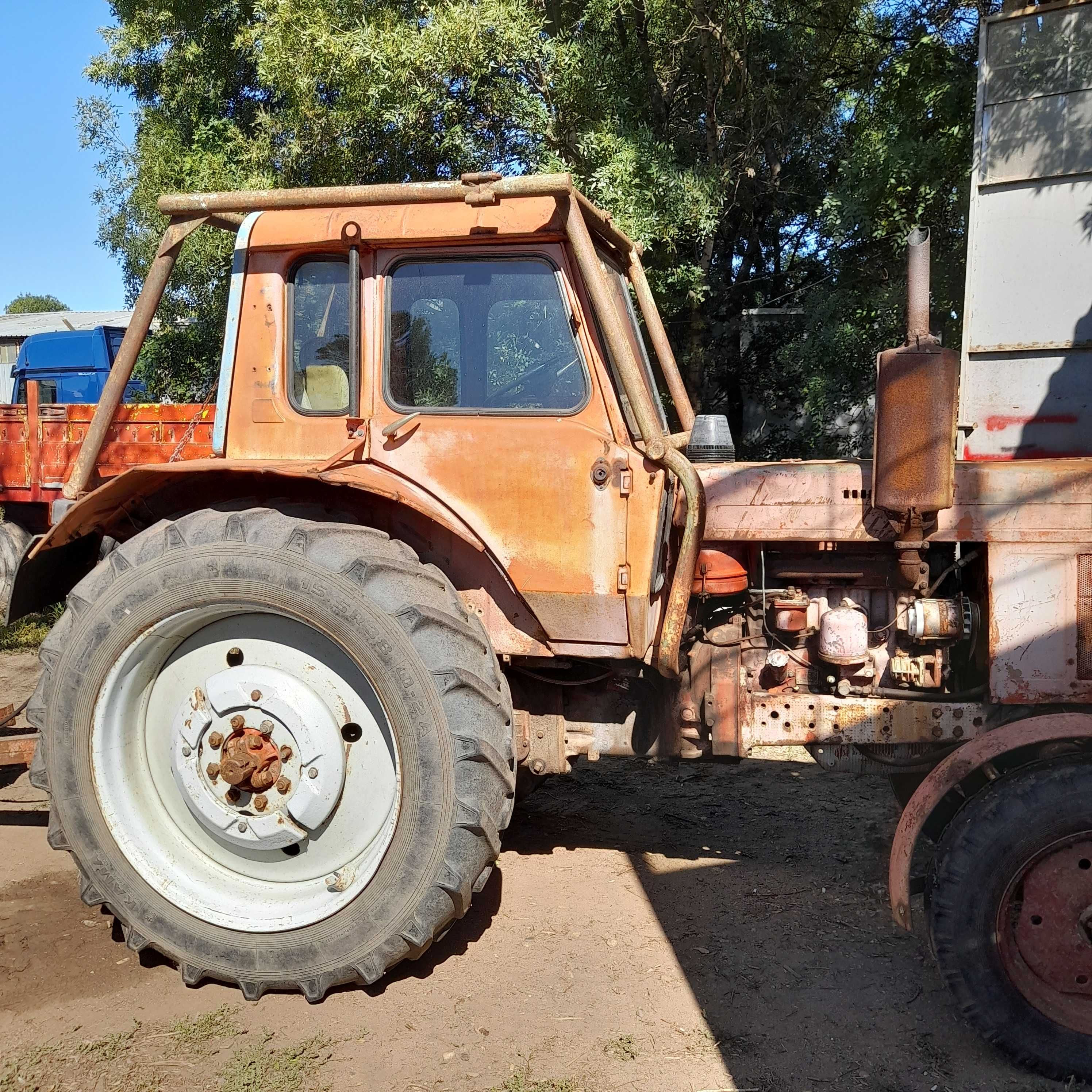 Трактор МТЗ 80 с дискова брана 2,80 м.