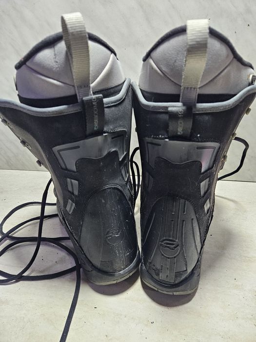Boots 135 buti placa snowboard  Ride  mărimea 42  (  27 cm) .