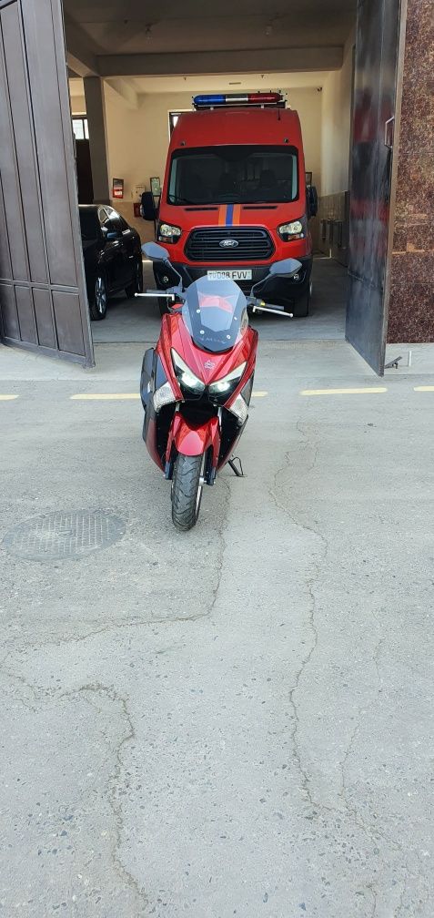 S Max скутор сотилади нархини келишамиз