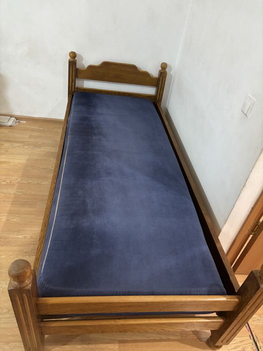 Продам кровать в нормальном состоинии