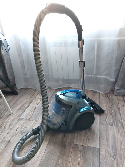 Продам Пылесос Midea