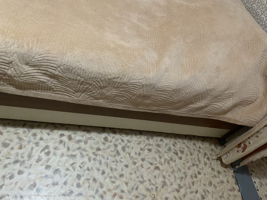 Продам кровать, б/у в хорошем состоянии ,35000