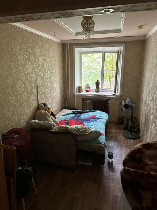 Двушка в 12 мкр - не