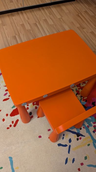 Set rosu masa + scaun Ikea Mammut