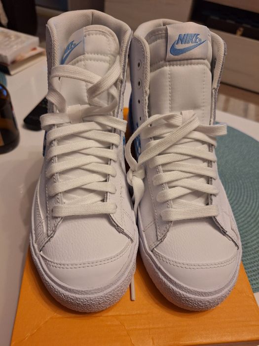 Оригинални дамски маратонки NIKE W BLAZER MID 77