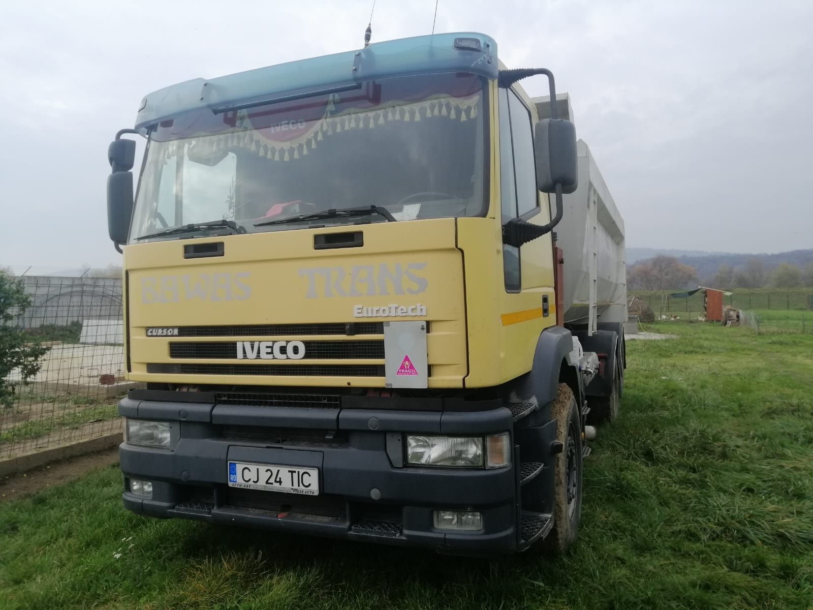 Iveco basculantă