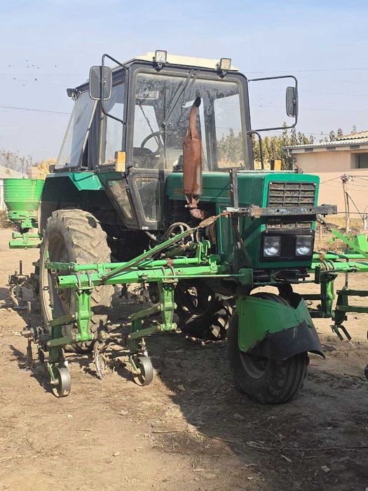 Traktor sotiladi komplekt shu turishi