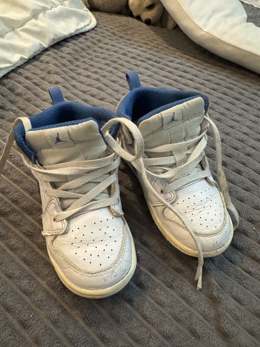 Adidasi jordan nike ….