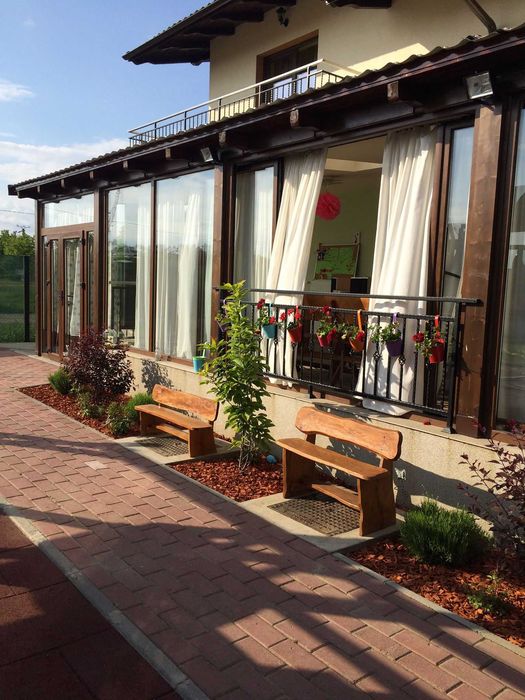 Proprietar vand duplex - afacere la cheie în domeniul educației