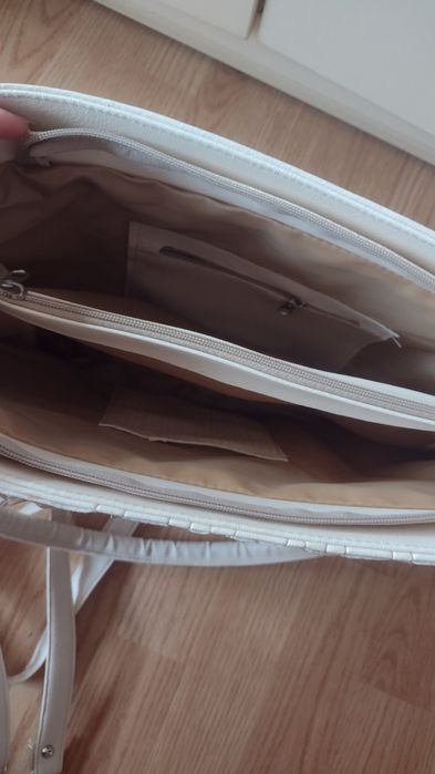 Дамска бяла чанта