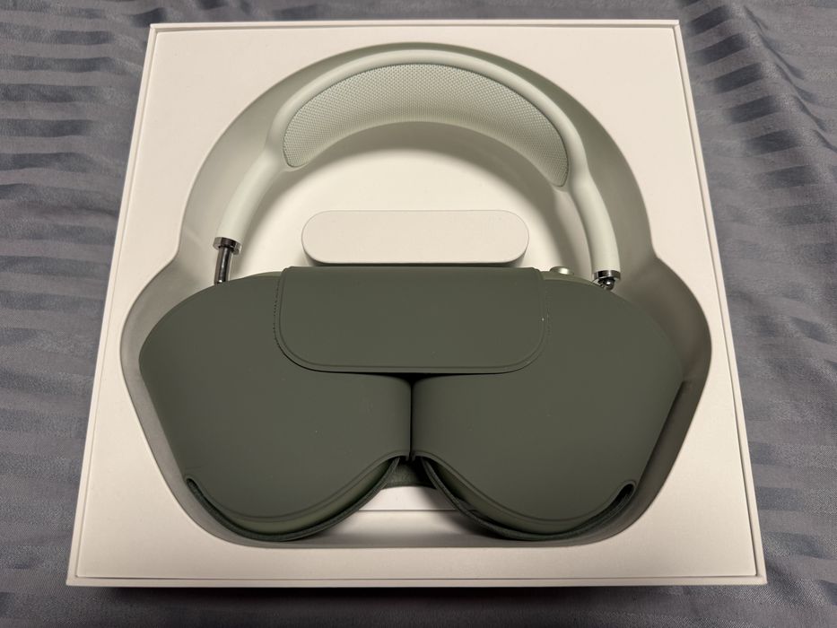 Почти новые Airpods Max зеленые. Оригинал!