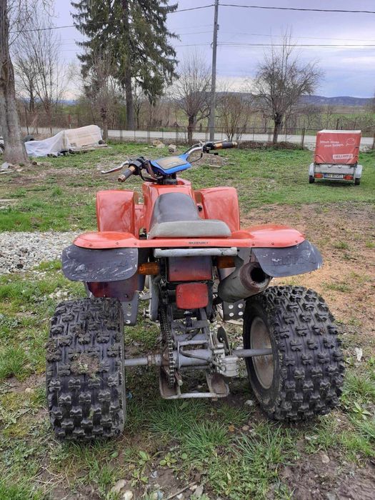 Se vinde suzuki 300 atv
