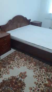 Кровать с тумбами и комодом