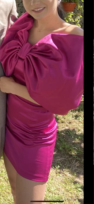 Rochie cu funda supradimensionata